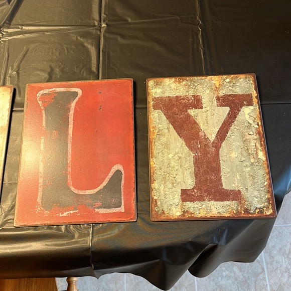 Family wall hanging decor - Picture 3 of 3